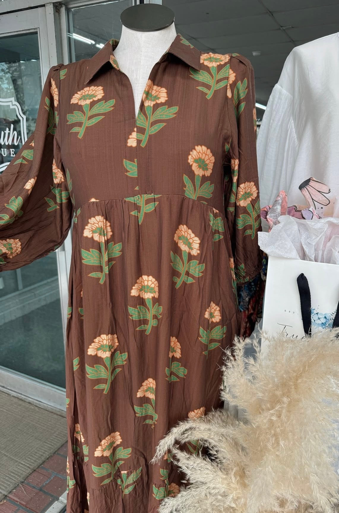 Quarter sleeve brown floral maxi dress
