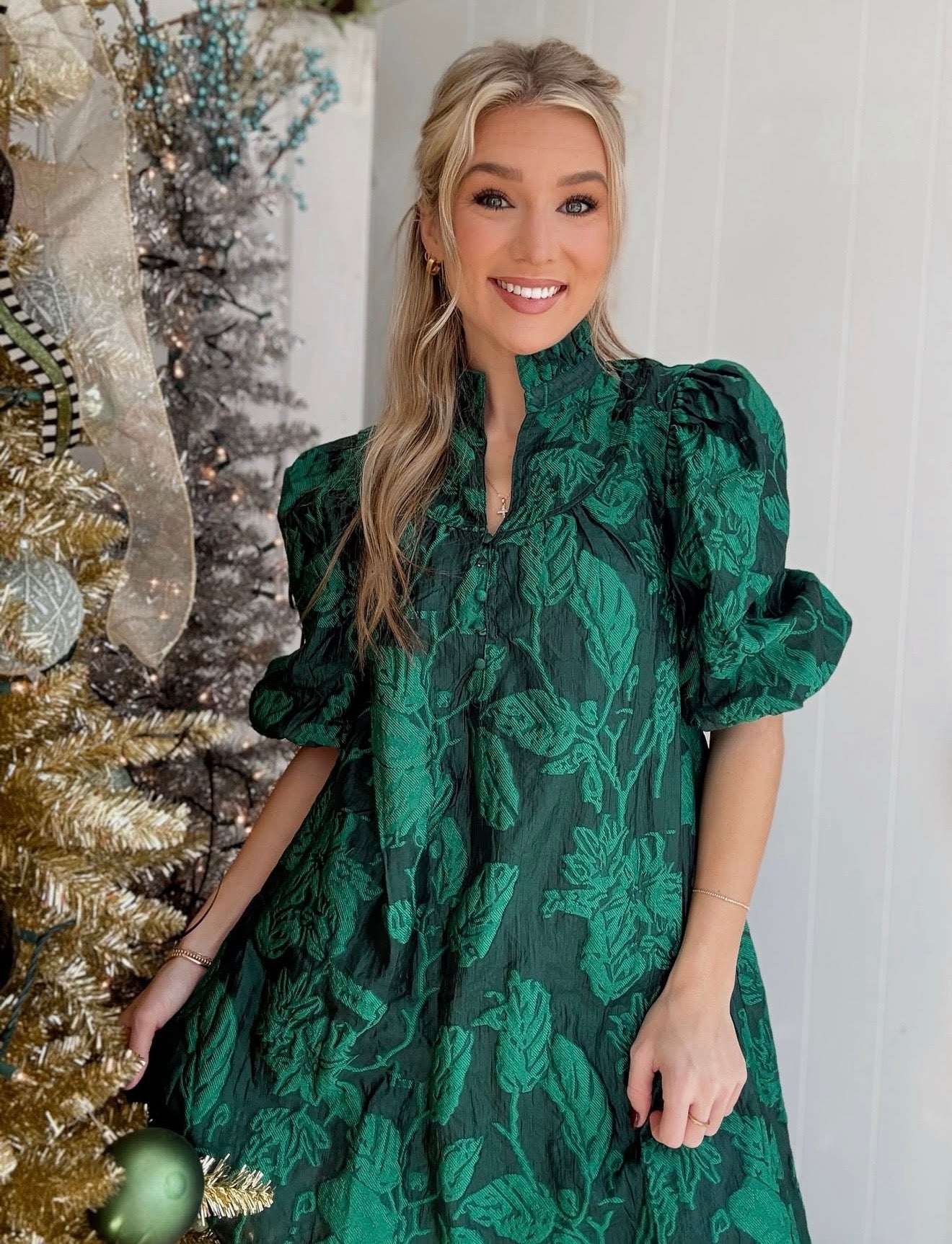 Green detailed short sleeve mini dress