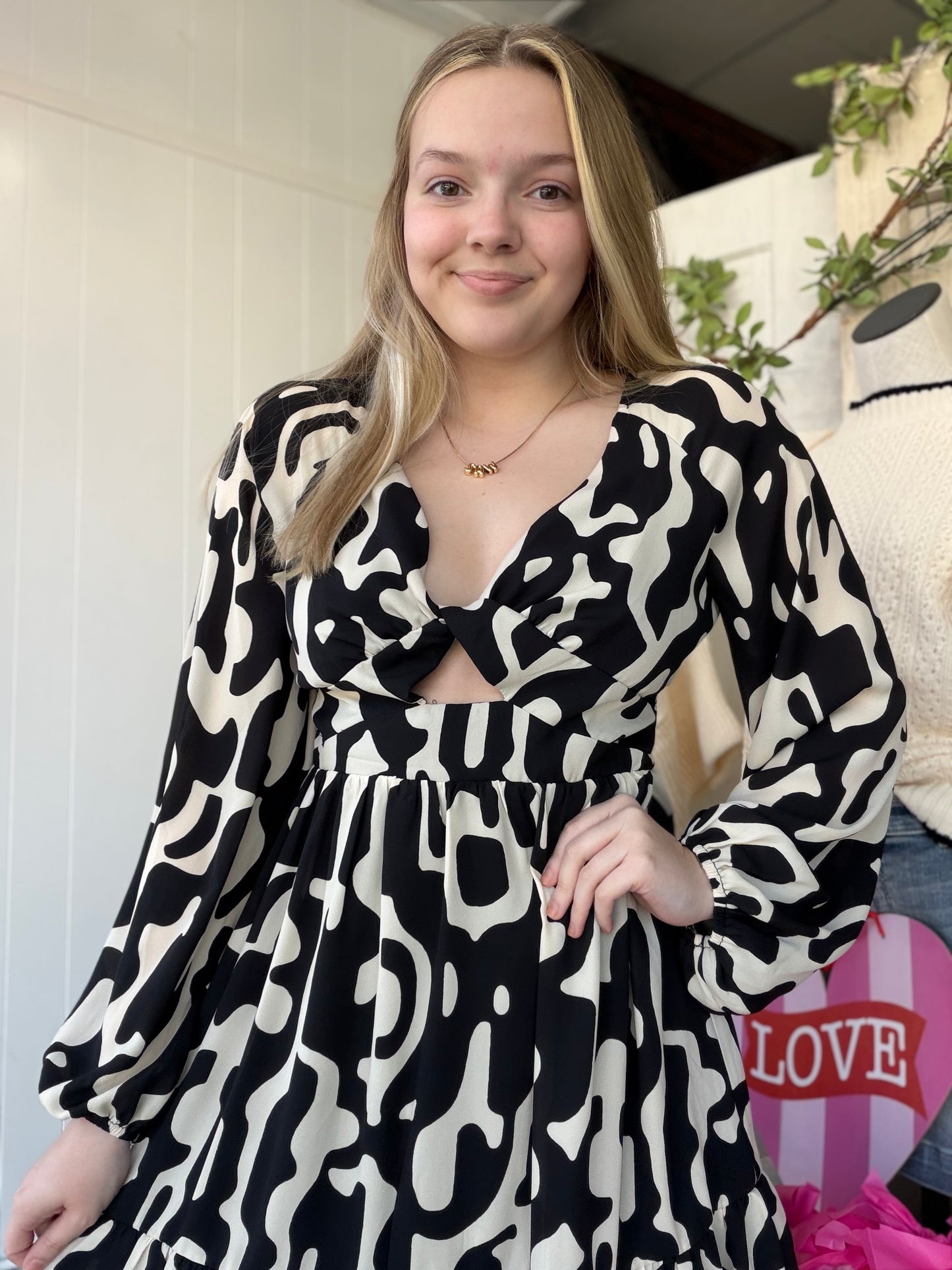 Mini Black/White Long Sleeve Dress