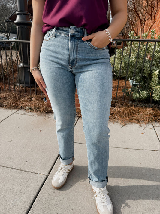 Judy Blue Boyfriend Fit- Mid Rise