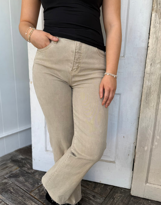 Rise Raw Hem Jean in Sand
